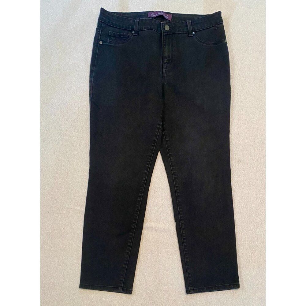 Gloria Vanderbilt. Size 12 black denim jeans.